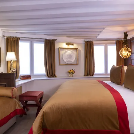 Maison Cardinal Furstemberg * Paris