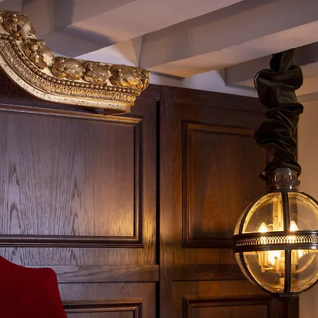 Maison Cardinal Furstemberg Paris