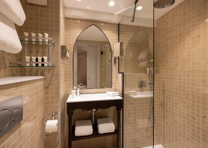 Maison Cardinal Furstemberg Paris