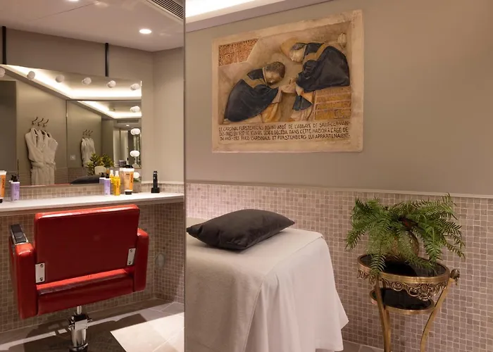 Maison Cardinal Furstemberg * Paris