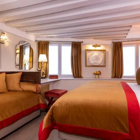 Maison Cardinal Furstemberg * Paris